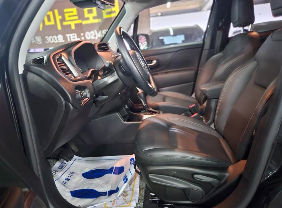 지프 레니게이드 2.4 리미티드 사진 15