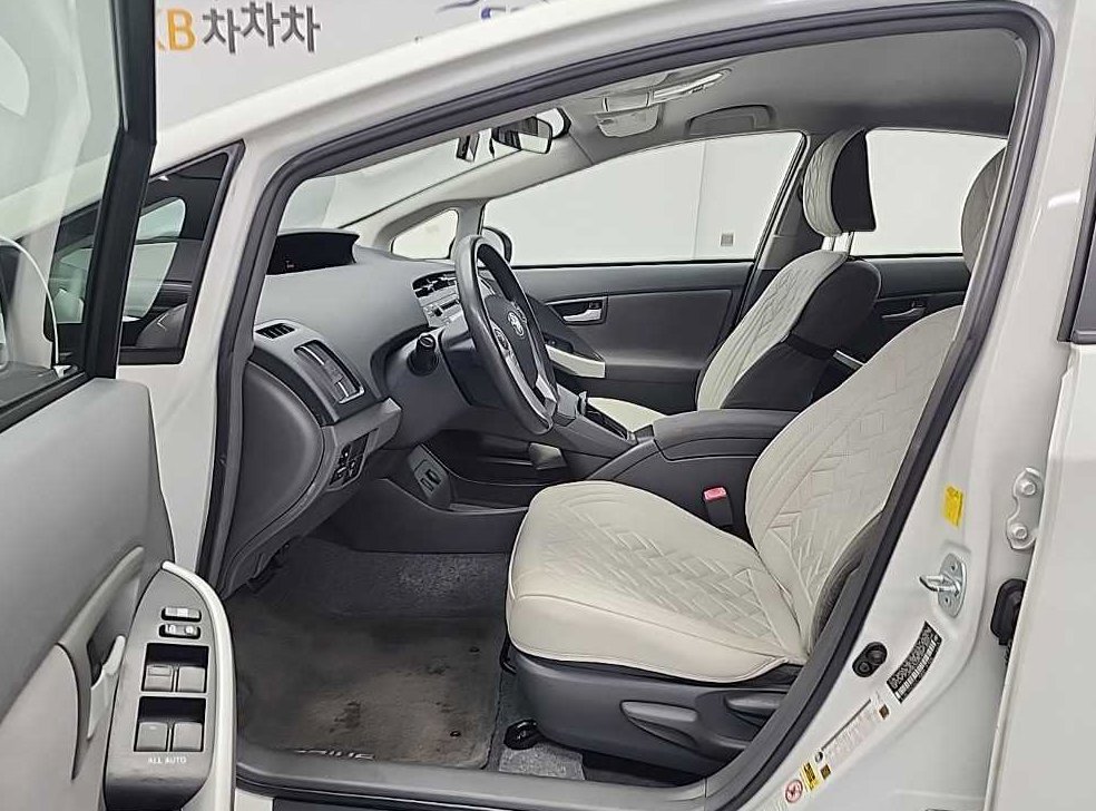 토요타 프리우스 1.8 사진 11