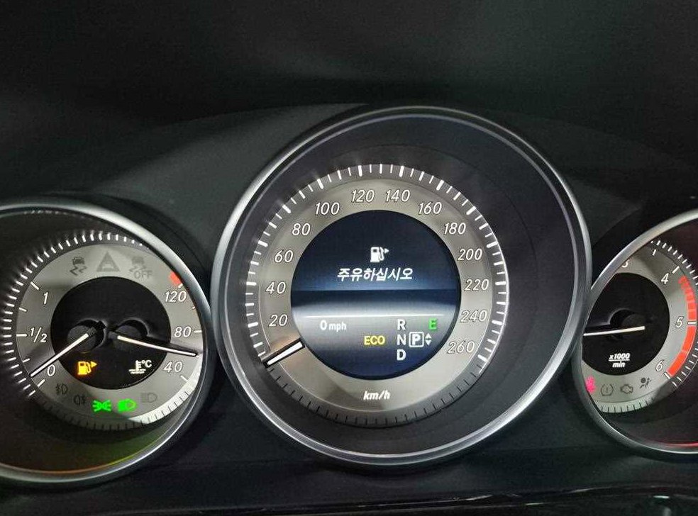 벤츠 E 클래스 E220 CDI 아방가르드 사진 14