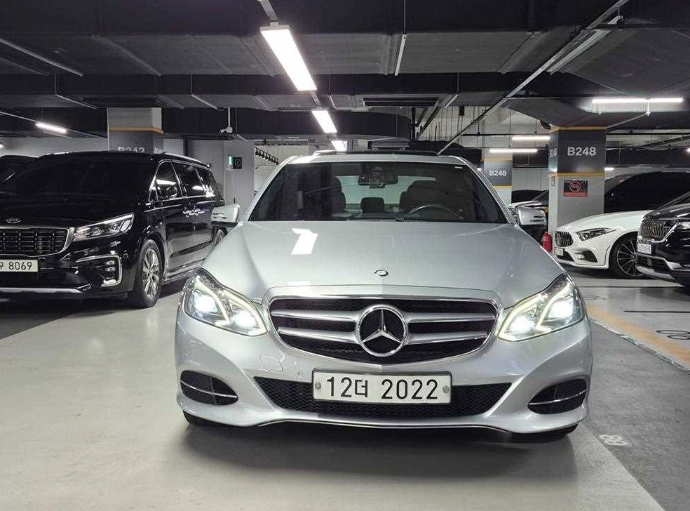 벤츠 E 클래스 E220 CDI 아방가르드 사진 2