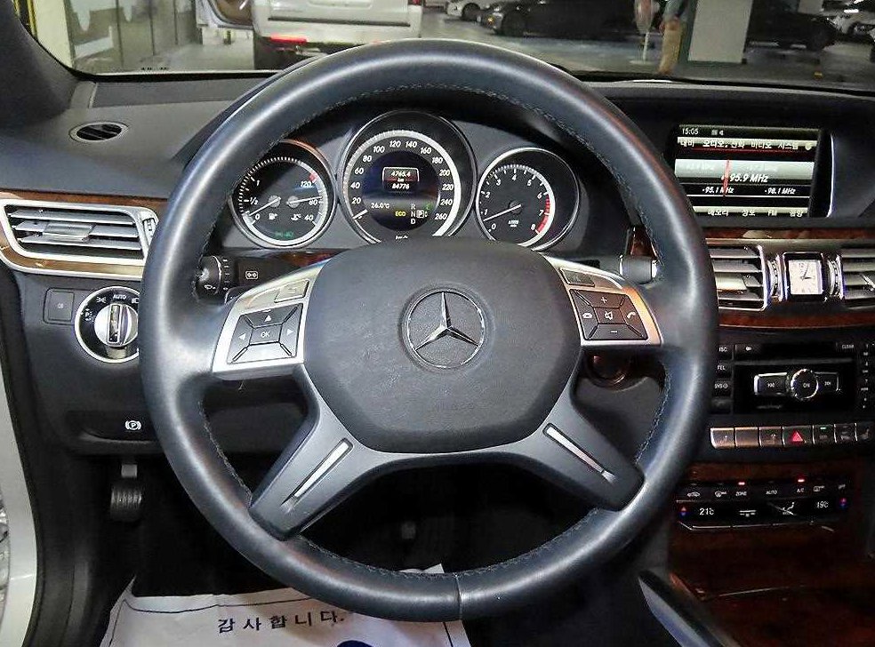 벤츠 E 클래스 E300 아방가르드 사진 8