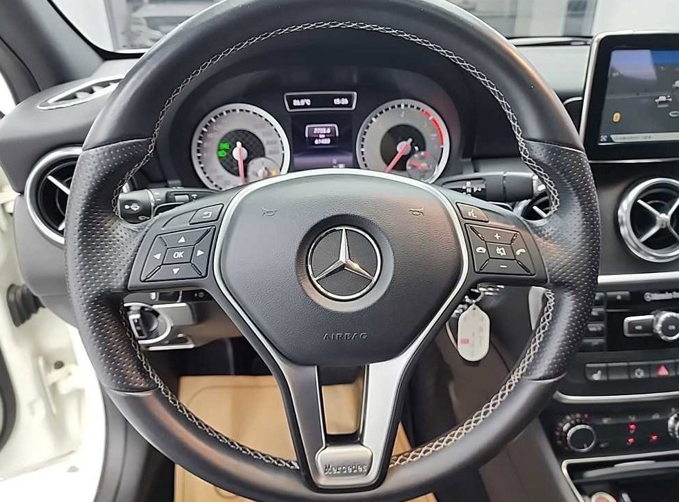 벤츠 A 클래스 A200 CDI 나이트 사진 9