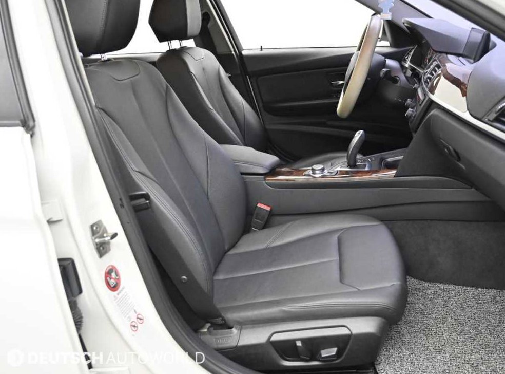BMW 3시리즈 320i 사진 10