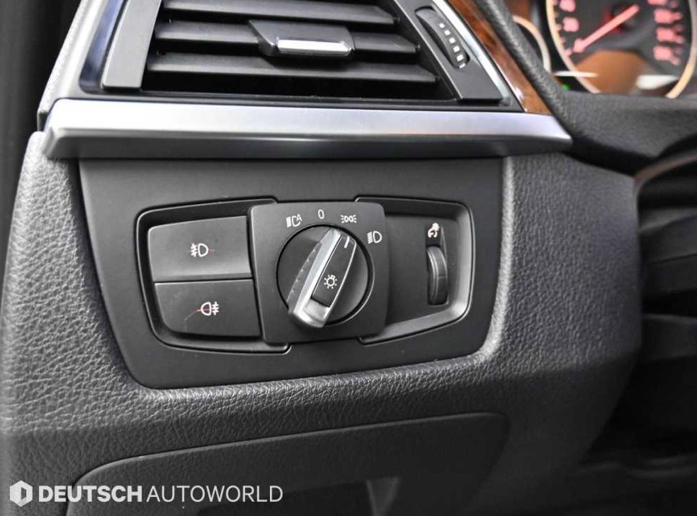 BMW 3시리즈 320i 사진 17