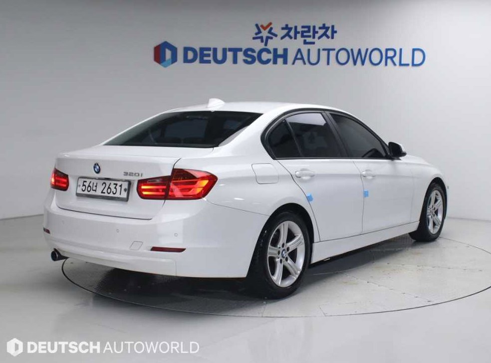 BMW 3시리즈 320i 사진 2