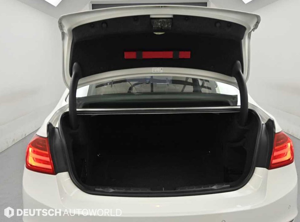 BMW 3시리즈 320i 사진 20