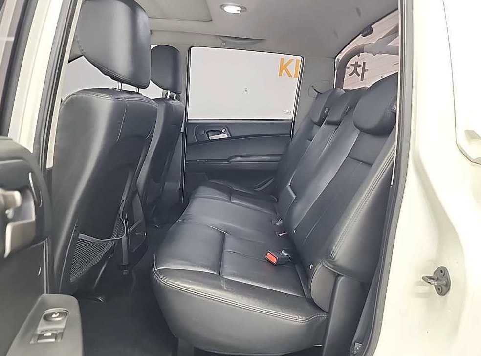 KG모빌리티(쌍용)  코란도 디젤 4WD 익스트림 사진 7