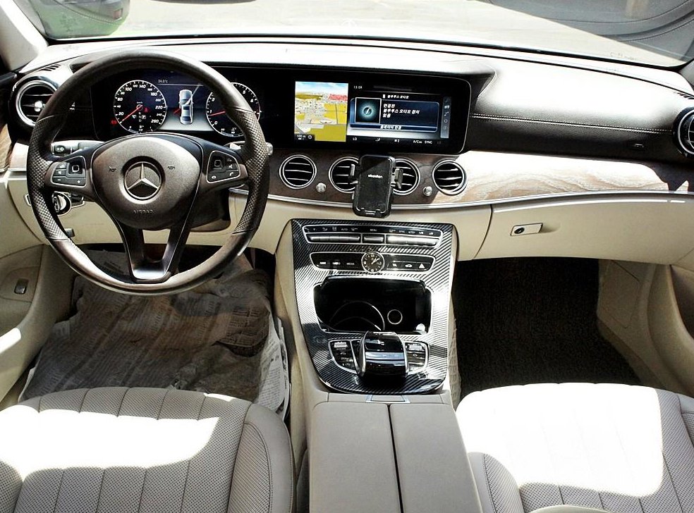 벤츠 E 클래스 E300 4MATIC 익스클루시브