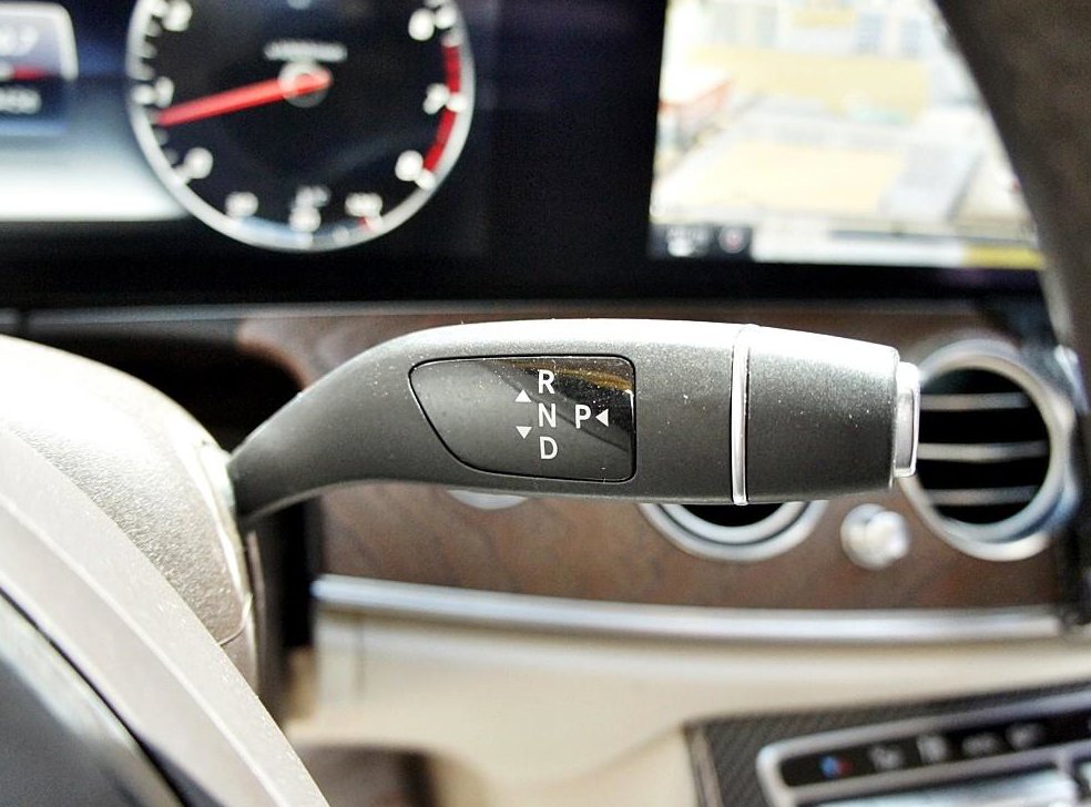 벤츠 E 클래스 E300 4MATIC 익스클루시브 사진 11