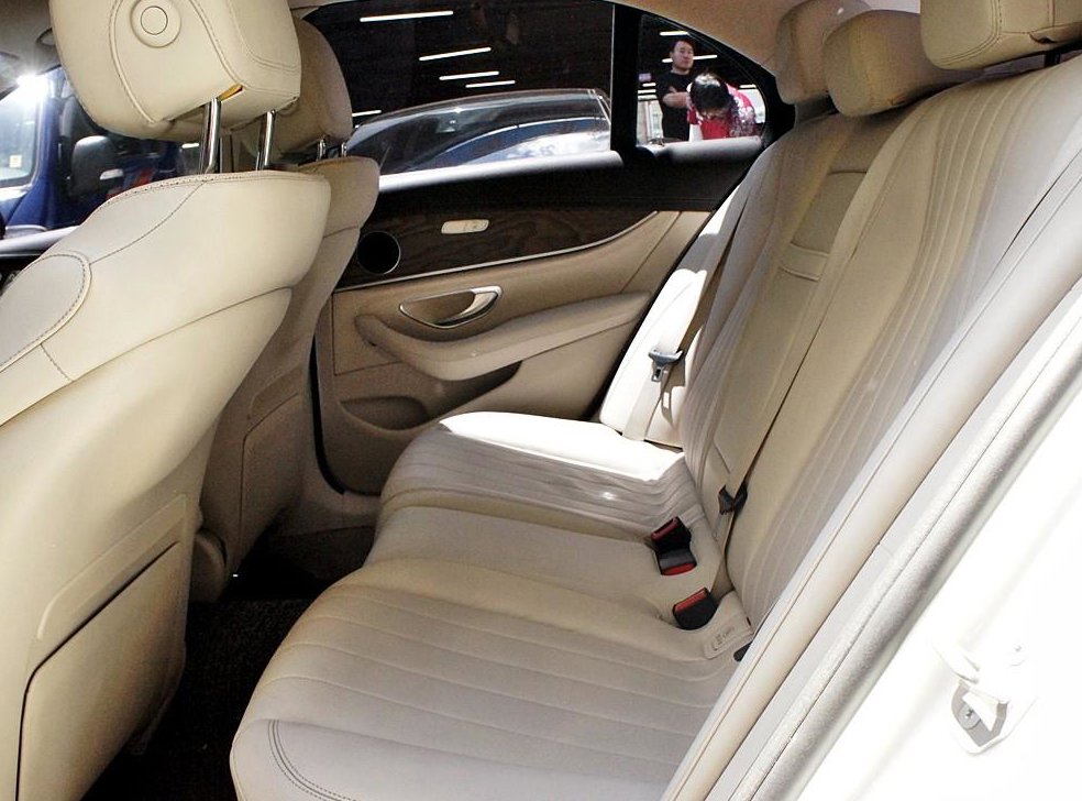 벤츠 E 클래스 E300 4MATIC 익스클루시브 사진 7