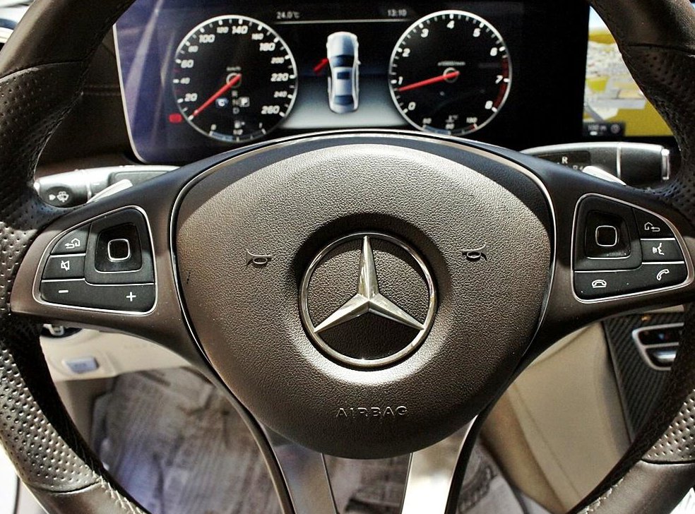 벤츠 E 클래스 E300 4MATIC 익스클루시브 사진 8