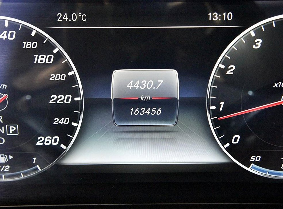 벤츠 E 클래스 E300 4MATIC 익스클루시브 사진 9
