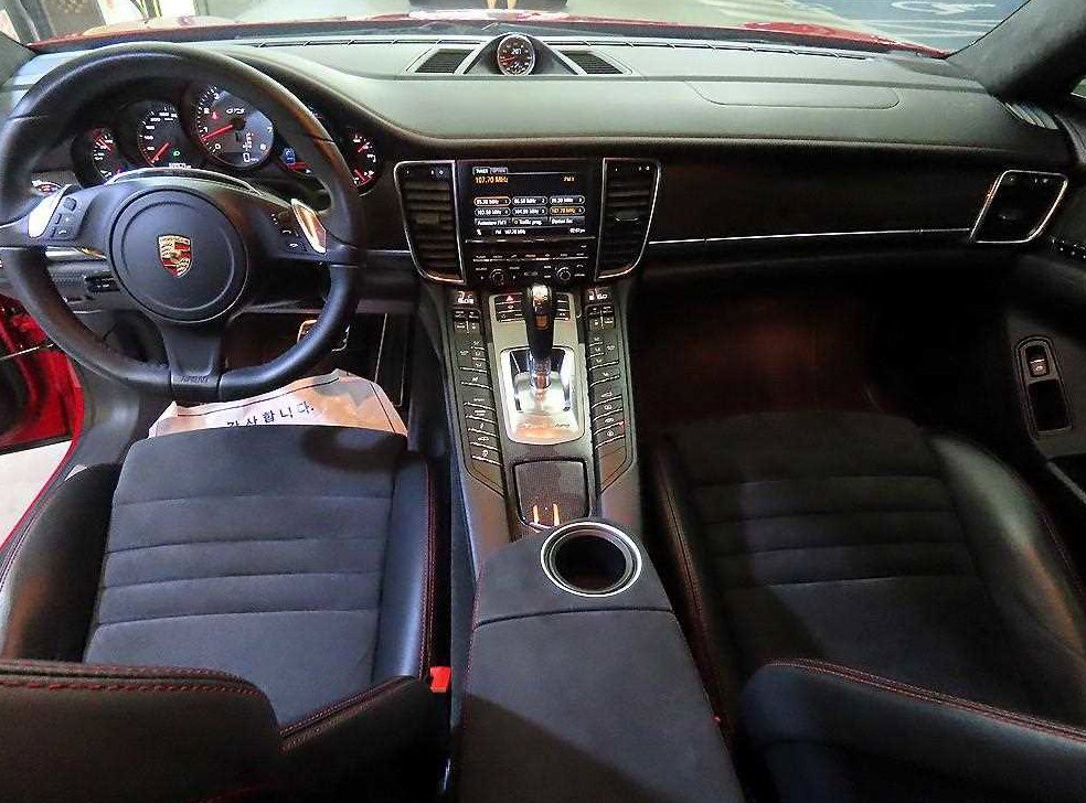 포르쉐 파나메라 4.8 GTS 사진 10