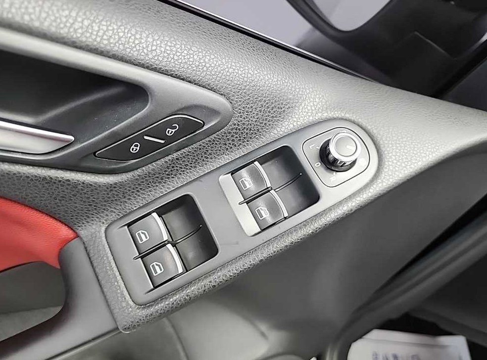 폭스바겐 골프 2.0 TDI 카브리올레 사진 17