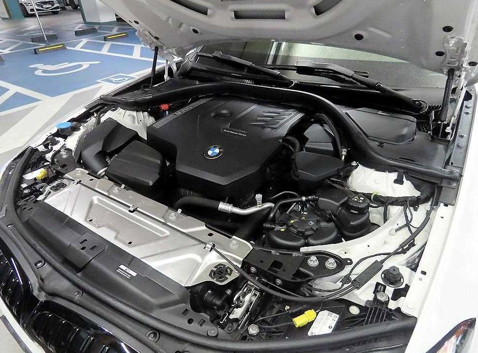 BMW 3시리즈 320i M 스포츠 사진 19