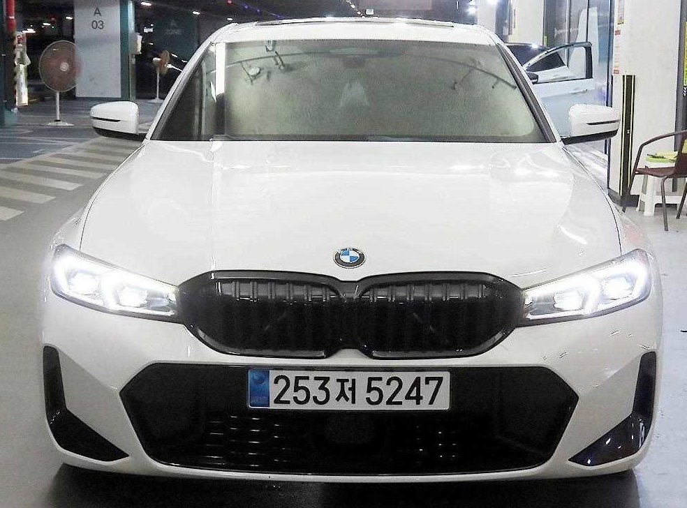 BMW 3시리즈 320i M 스포츠 사진 2