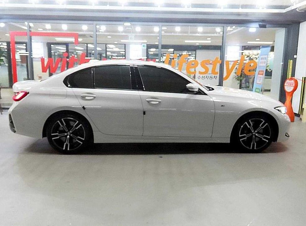 BMW 3시리즈 320i M 스포츠 사진 3
