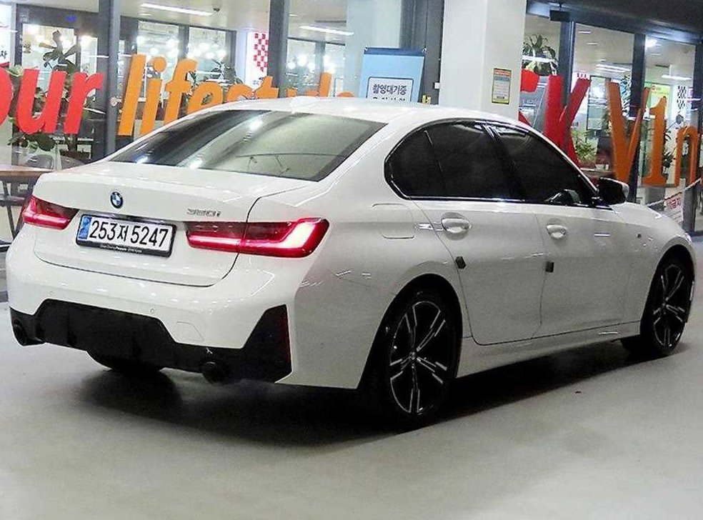 BMW 3시리즈 320i M 스포츠 사진 4