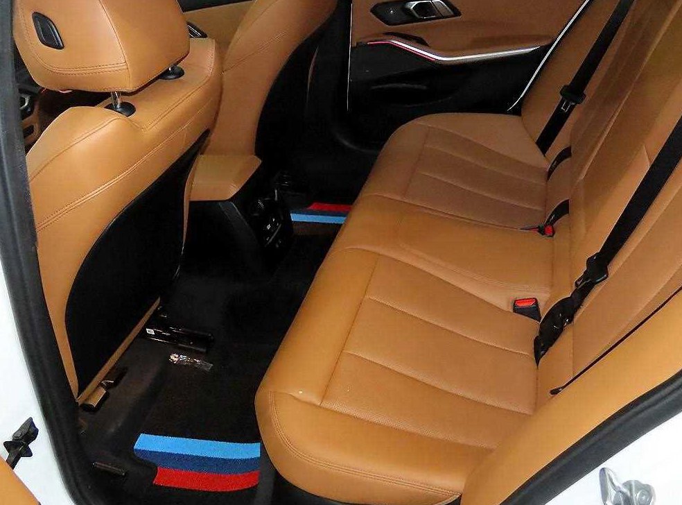 BMW 3시리즈 320i M 스포츠 사진 7