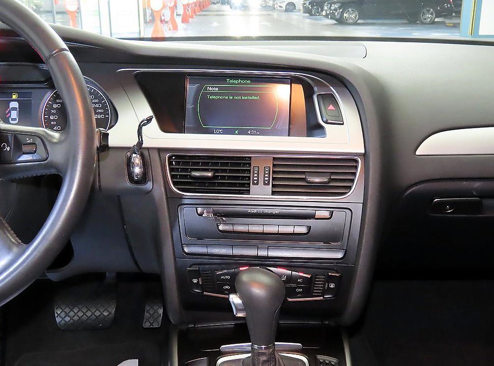 아우디 A4 2.0 TFSI 콰트로 사진 11