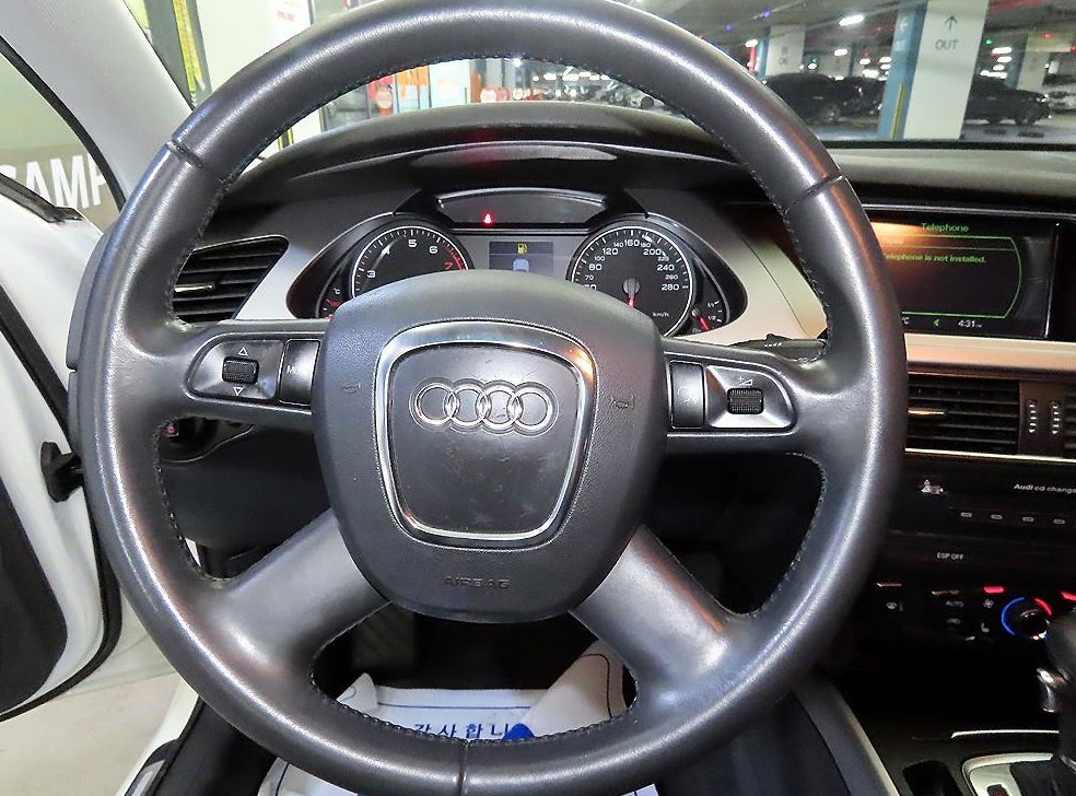 아우디 A4 2.0 TFSI 콰트로 사진 8