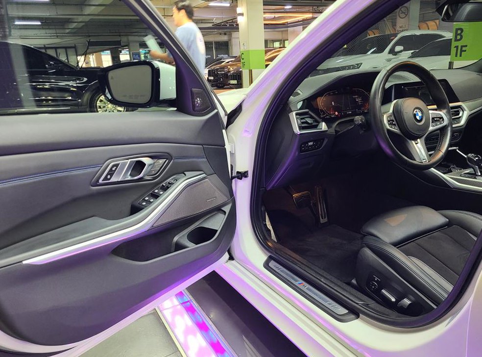 BMW 3시리즈 320d M 스포츠 사진 10