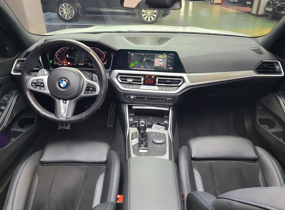 BMW 3시리즈 320d M 스포츠 사진 12