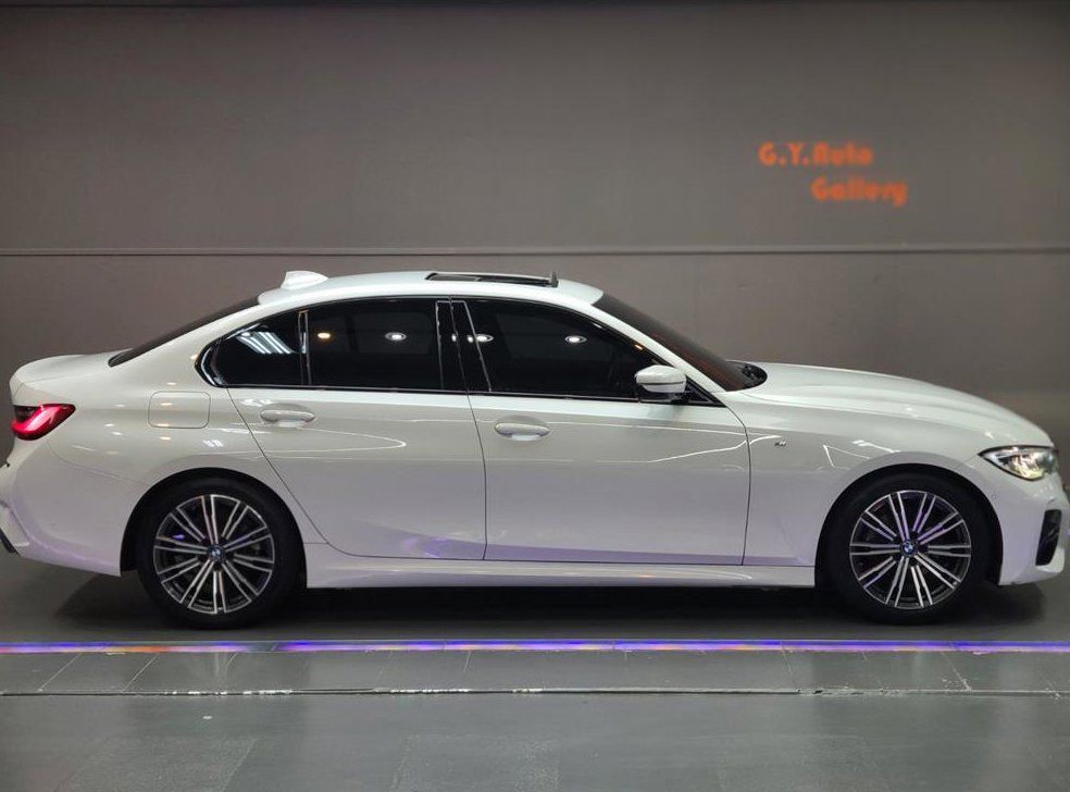 BMW 3시리즈 320d M 스포츠 사진 3