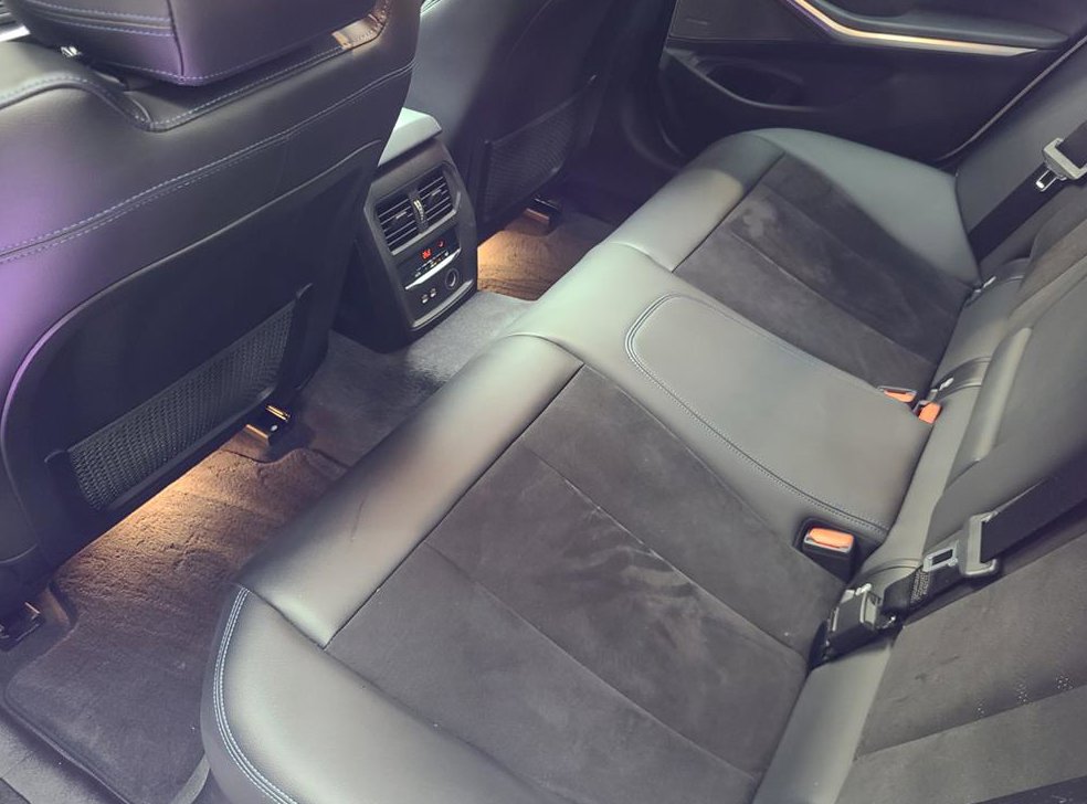 BMW 3시리즈 320d M 스포츠 사진 9