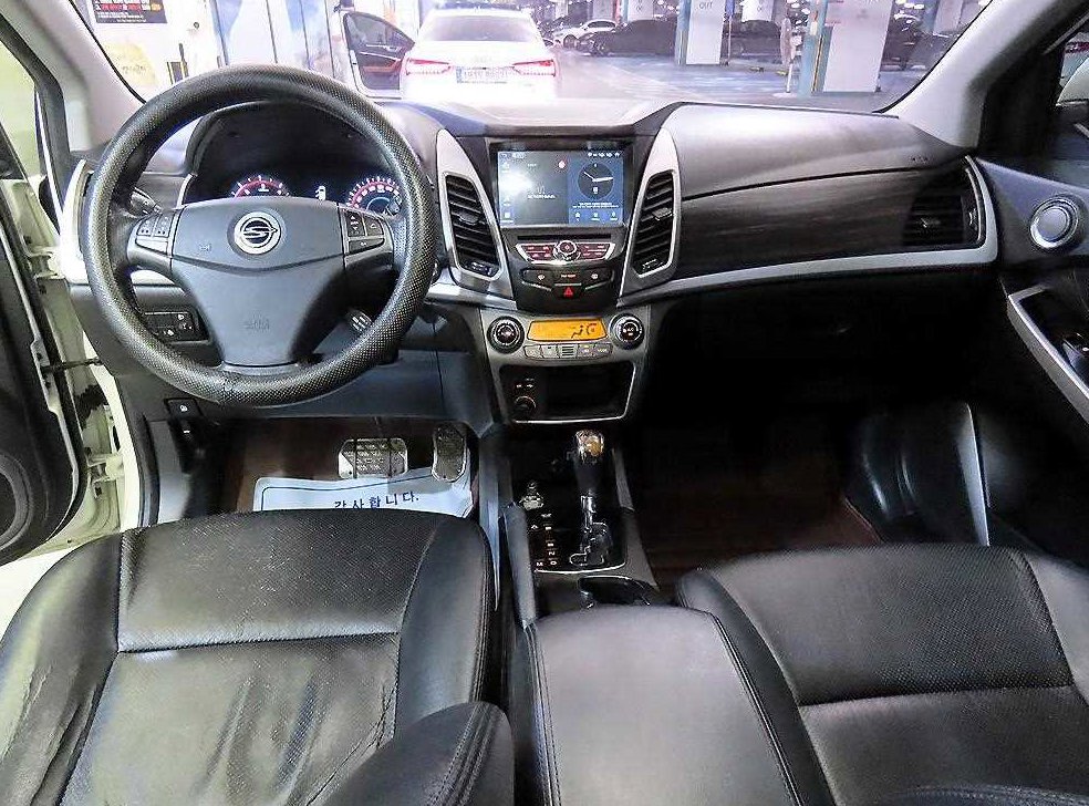 KG모빌리티(쌍용)  코란도 2WD 2.2 RX 사진 10