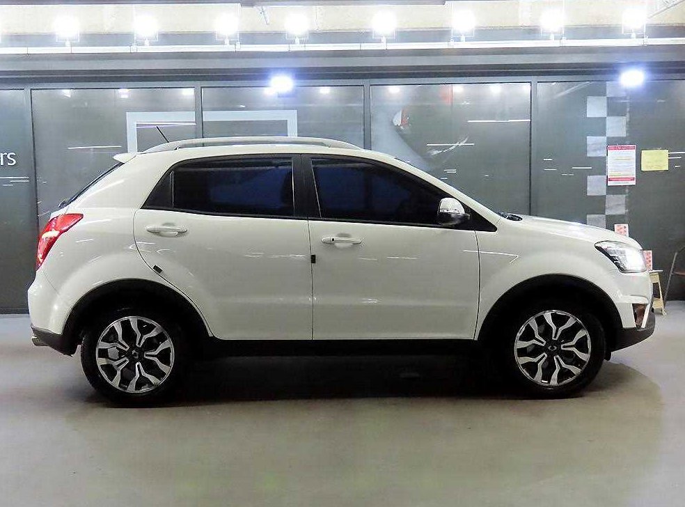 KG모빌리티(쌍용)  코란도 2WD 2.2 RX 사진 3