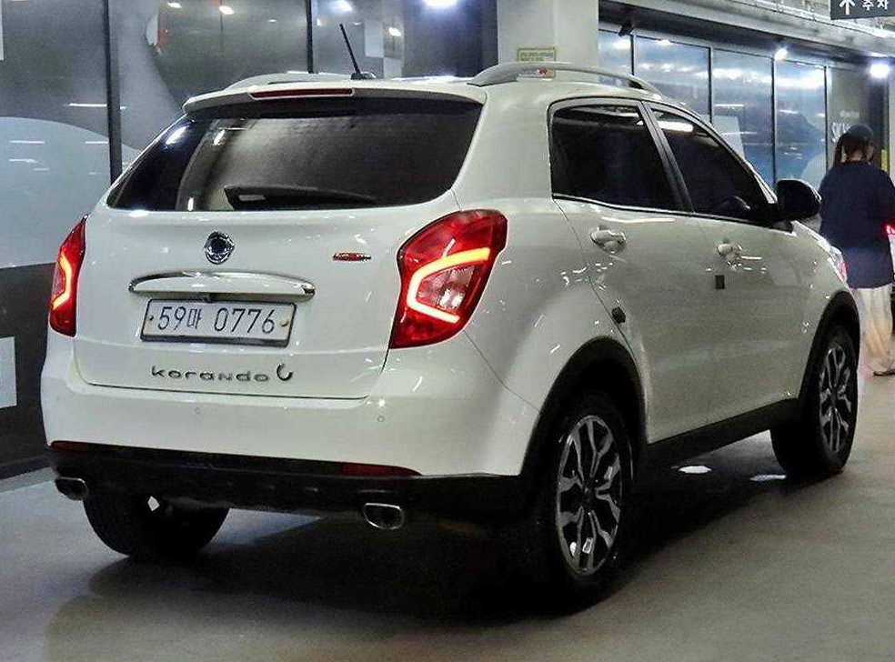 KG모빌리티(쌍용)  코란도 2WD 2.2 RX 사진 4