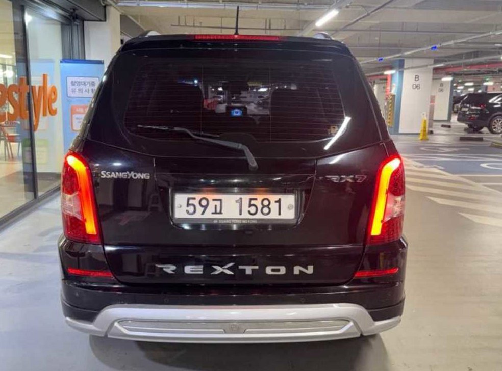KG모빌리티(쌍용)  렉스턴 2.0  4WD RX7 사진 5
