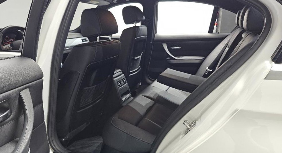 BMW 3시리즈 320d 세단 M 스포츠 사진 12
