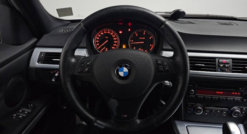 BMW 3시리즈 320d 세단 M 스포츠 사진 13