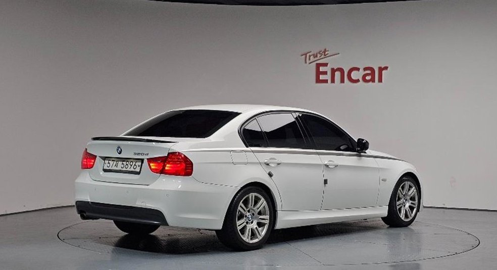 BMW 3시리즈 320d 세단 M 스포츠 사진 2