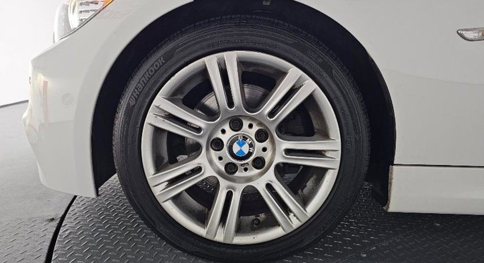 BMW 3시리즈 320d 세단 M 스포츠 사진 5