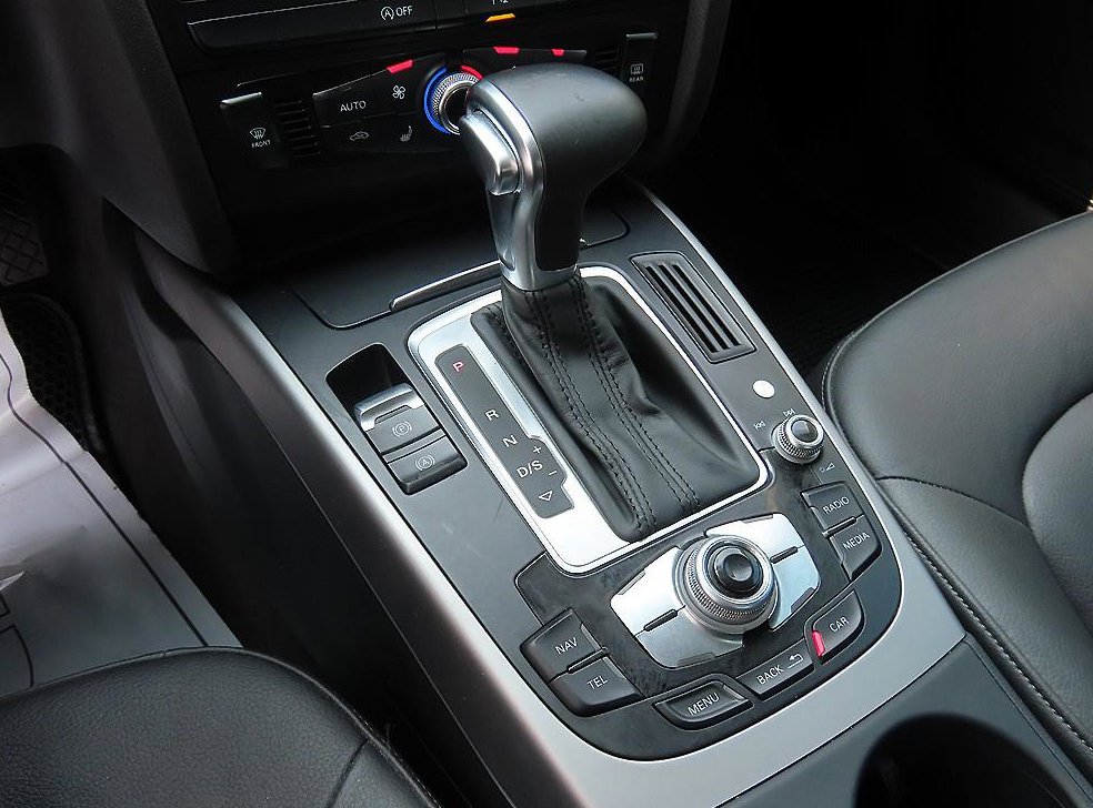 아우디 A4 2.0 TDI 콰트로 사진 10