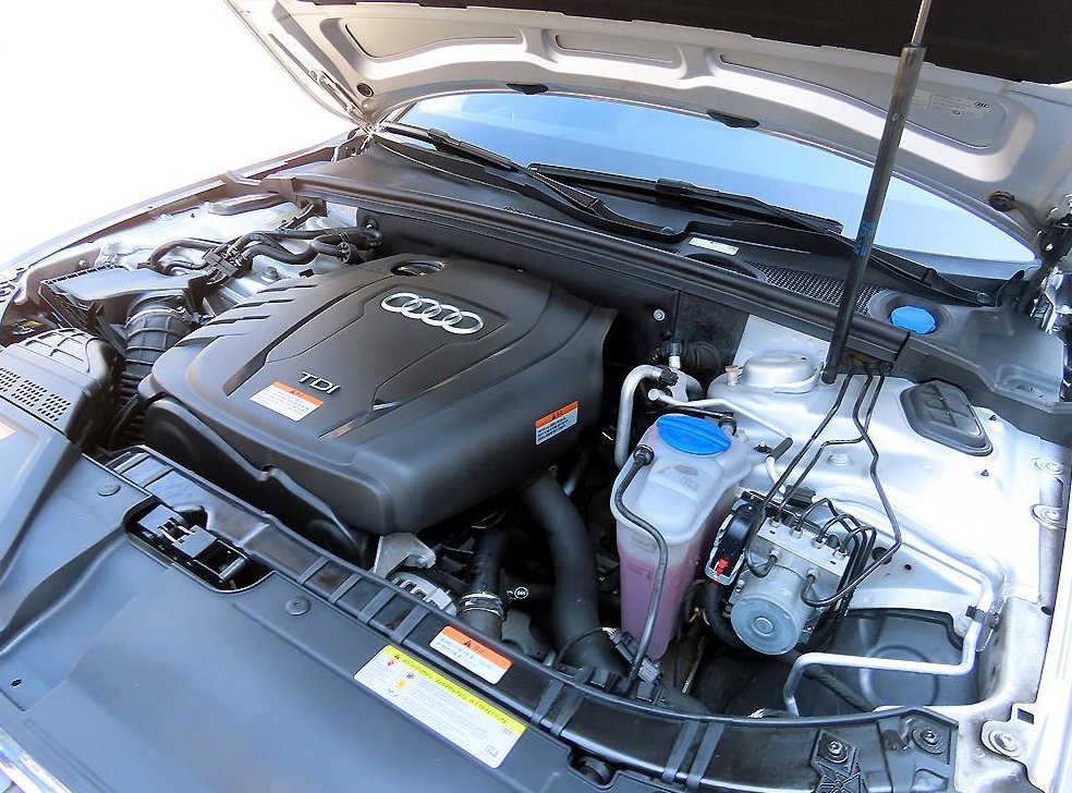 아우디 A4 2.0 TDI 콰트로 사진 17