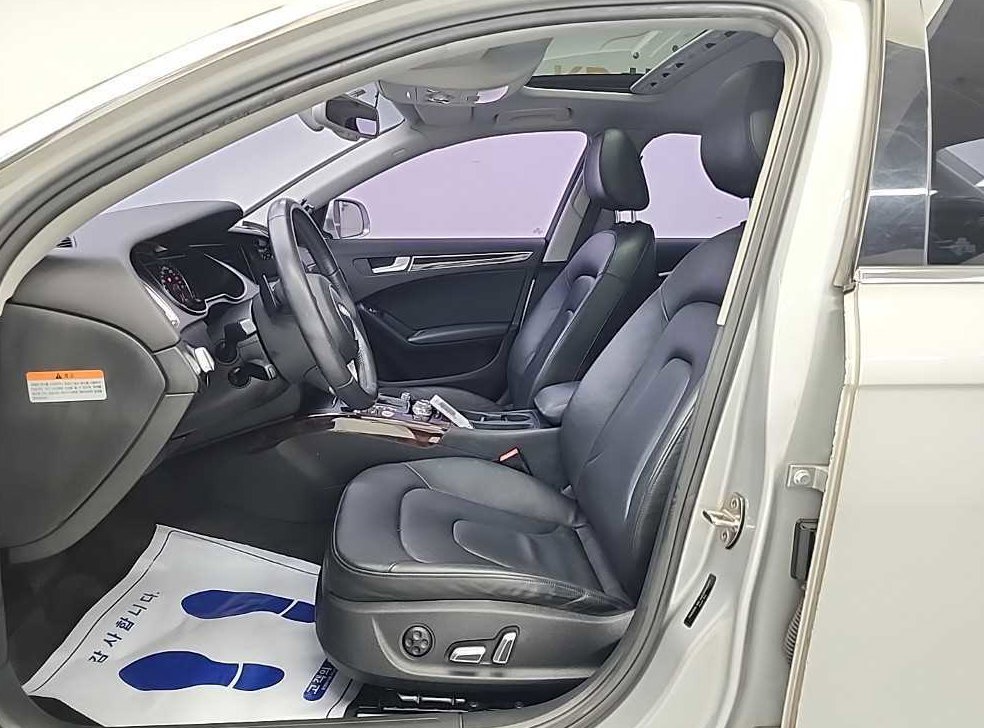 아우디 A4 2.0 TFSI 콰트로 사진 11