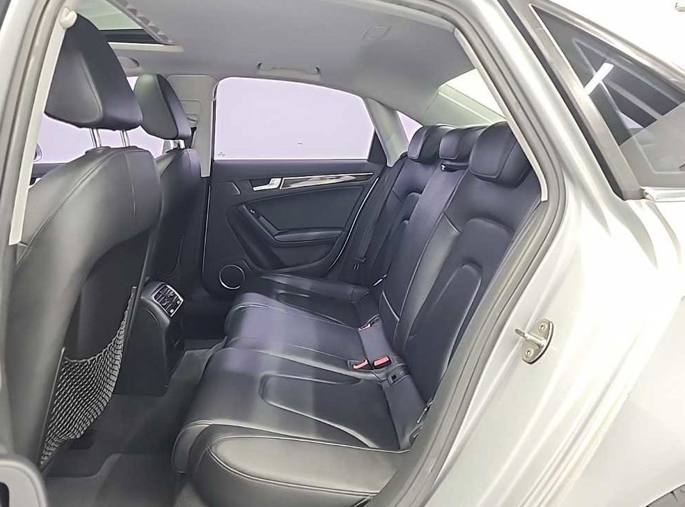 아우디 A4 2.0 TFSI 콰트로 사진 12
