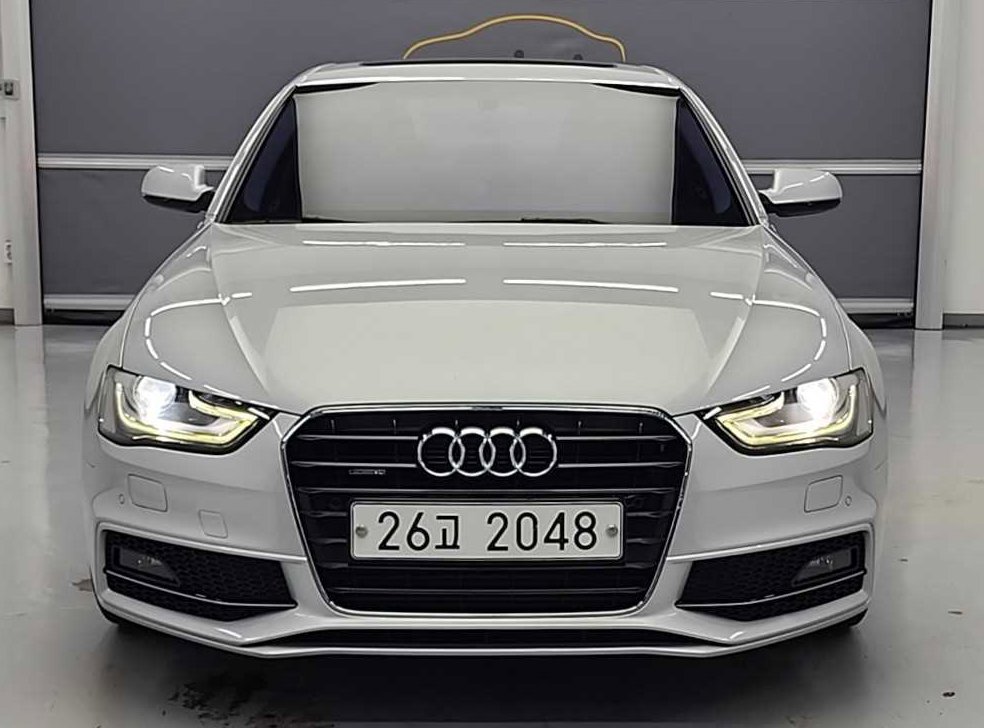 아우디 A4 2.0 TFSI 콰트로 사진 2