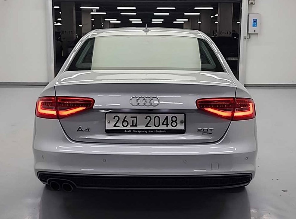 아우디 A4 2.0 TFSI 콰트로 사진 3