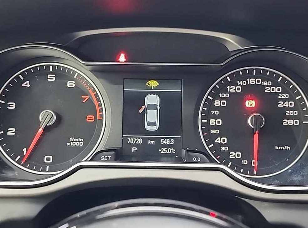 아우디 A4 2.0 TFSI 콰트로 사진 6