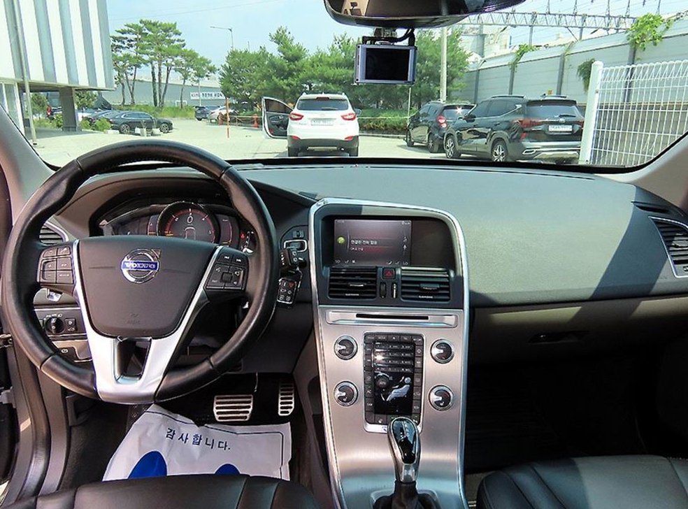 볼보 XC60 D4 사진 7
