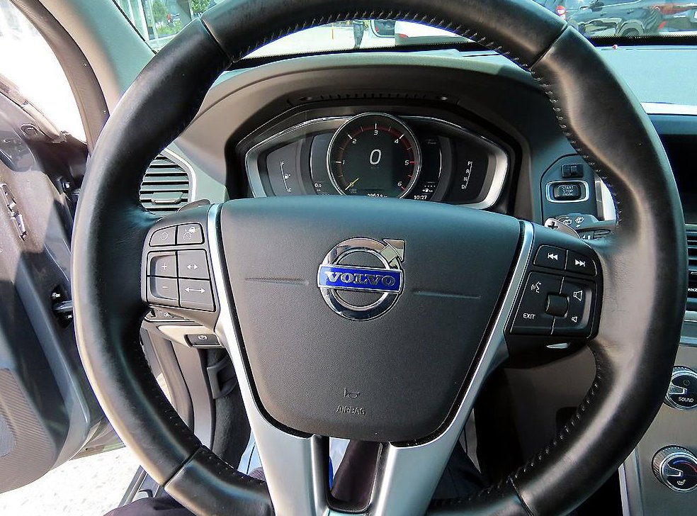 볼보 XC60 D4 사진 8