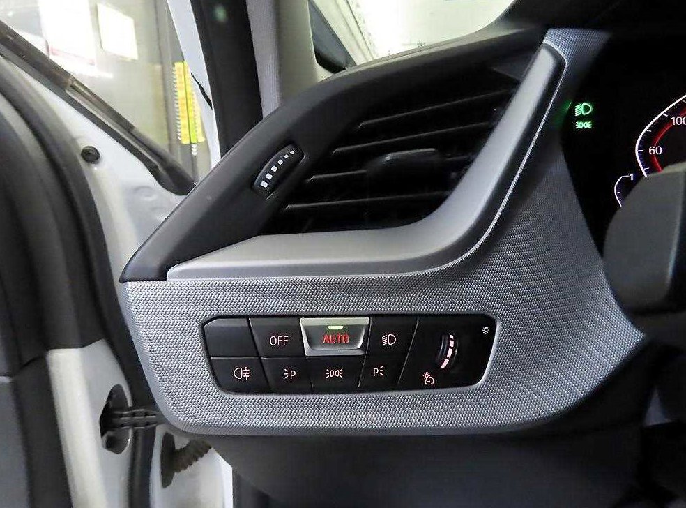 BMW 1시리즈 118d M 스포츠 퍼스트 에디션 사진 17