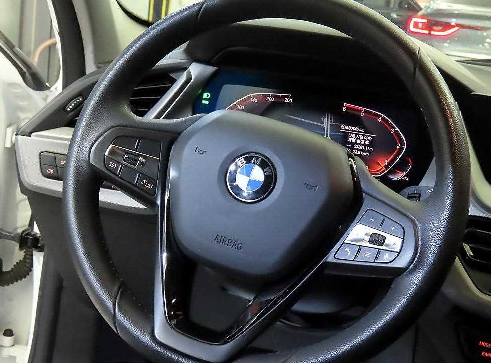 BMW 1시리즈 118d M 스포츠 퍼스트 에디션 사진 8