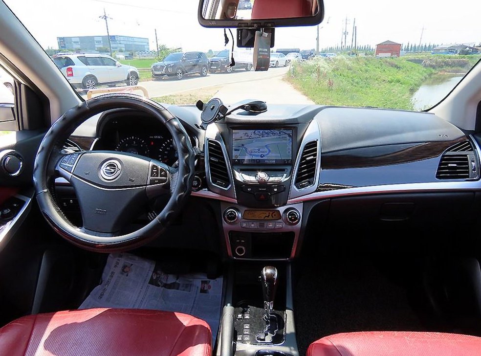 KG모빌리티(쌍용)  코란도 4WD 2.0 CVT 사진 9