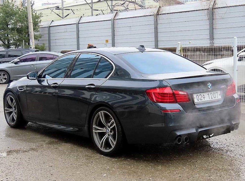 BMW 5시리즈 M5 세단 사진 3